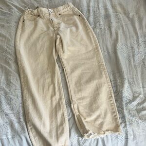 Old Navy girls white size 10 jeans.